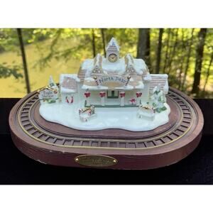 Avon Gift Collection Holiday Express Porcelain Train 2002 Works! Poor Cond